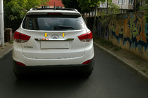 Hyundai IX-35 2010–2015 Hromēta līste virs numura zīmes (plata) foto 4