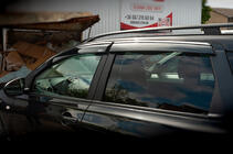 Nissan Qashqai 2010–2014 Logu vēja deflektori ar hromētu līsti (4 gab., Niken) foto 4