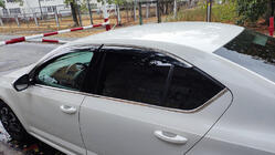Skoda Octavia III A7 2013–2019 Logu vēja deflektori ar hromētu molding'u LiftBack (4 gab., Niken) foto 1