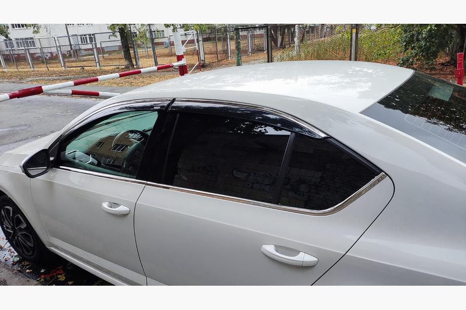 Skoda Octavia III A7 2013–2019 Logu vēja deflektori ar hromētu molding'u LiftBack (4 gab., Niken) Image
