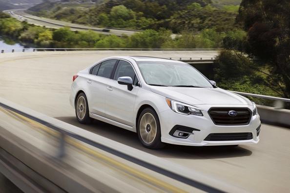 Sestās paaudzes Subaru Legacy sedans