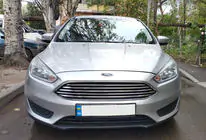 Ford Focus III 2011–2017 Priekšējā radiatora reste (Titanium) foto 1