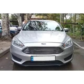 Priekšējā radiatora reste (Titanium) Ford Focus III 2011–2017 foto 1