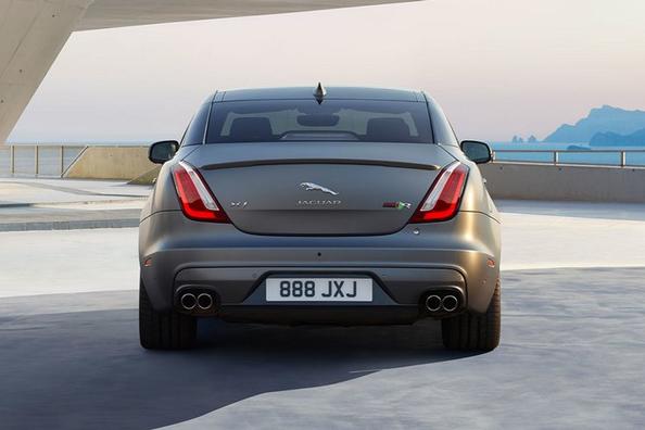 Premium klases sedans Jaguar XJ Foto 4