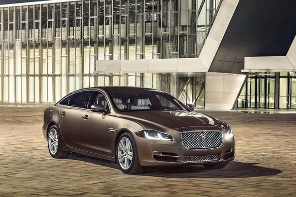 Premium klases sedans Jaguar XJ Foto 2