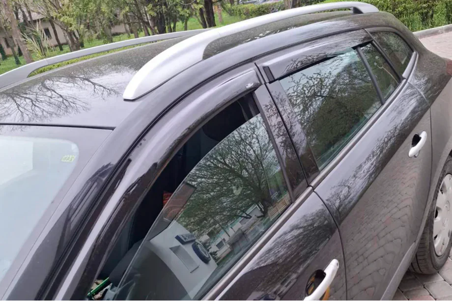Renault Megane III 2009–2016 Logu vēja deflektori SW (4 gab., HIC) Image
