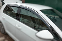 Volkswagen Golf 7/E-Golf 2012–2020 Logu vēja deflektori ar hromētu apmali HB (4 gab., Niken) foto 1