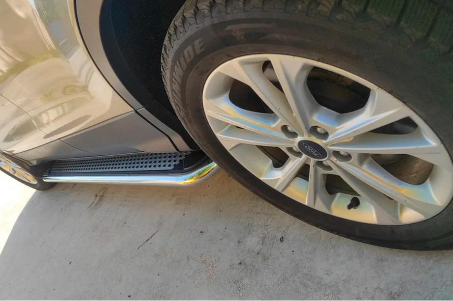 Ford Kuga/Escape 2013–2019 Sānu pakāpieni Maydos V2 (2 gab., alumīnijs + nerūsējošais tērauds) Ar melnām durvju līstēm Foto 8
