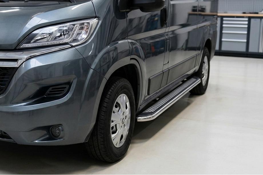 Peugeot Boxer 2006–2025 Sānu pakāpieni Maydos V2 (2 gab., alumīnijs/nerūsējošais tērauds) Image
