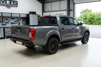 Nissan Navara/NP300 2016– Sānu pakāpieni Bosphore Black (2 gab., alumīnijs) foto 1