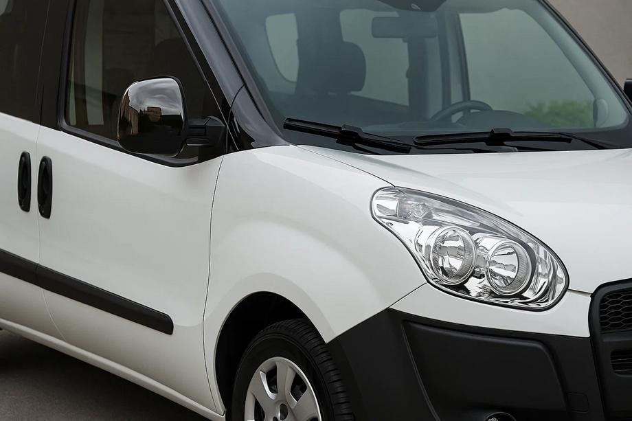 Fiat Doblo II 2010–2022 Spoguļu uzlikas melns hroms (2 gab., plastmasa) Image
