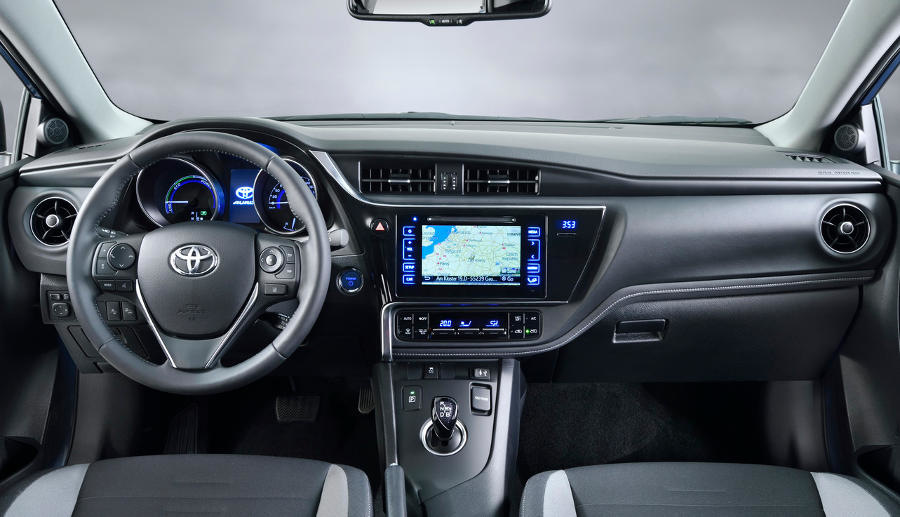 Toyota Auris hečbeka apskats