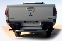 Mitsubishi L200 2006–2015 Aizmugurējais aizsargstienis AK007 (nerūsējošais tērauds) foto 1