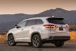 Toyota Highlander trešās paaudzes krosovers foto 2