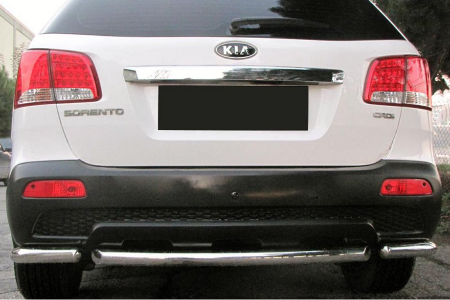 Kia Sorento II XM 2009–2014 Aizmugurējie stūra aizsargloki ar centrālo daļu AK007-3 (2 gab., nerūsējošais tērauds) Image