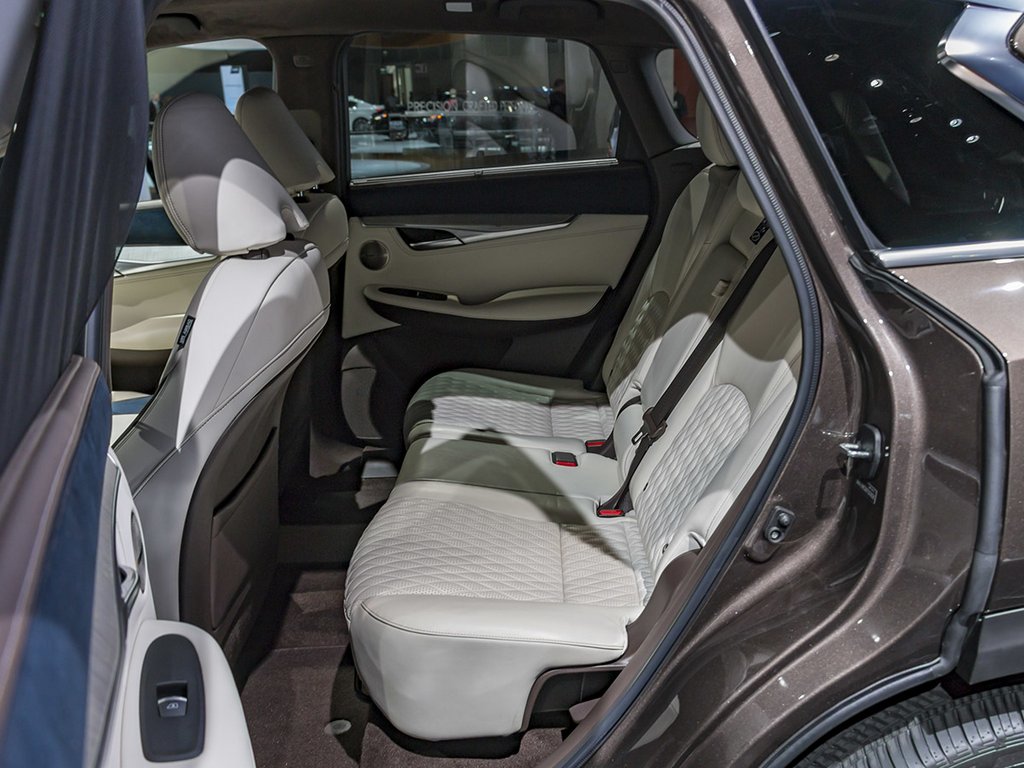 Premium klases krosovers Infiniti QX50