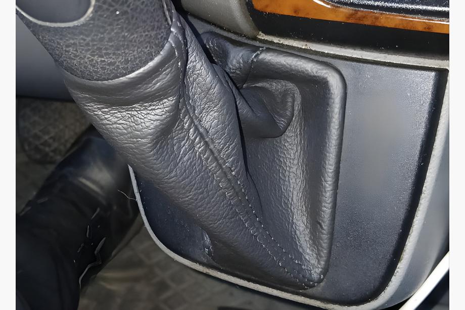 Volkswagen Crafter 2006–2016 Ādas ātrumpārslēga pārvalks Manuālā pārnesumkārba Image