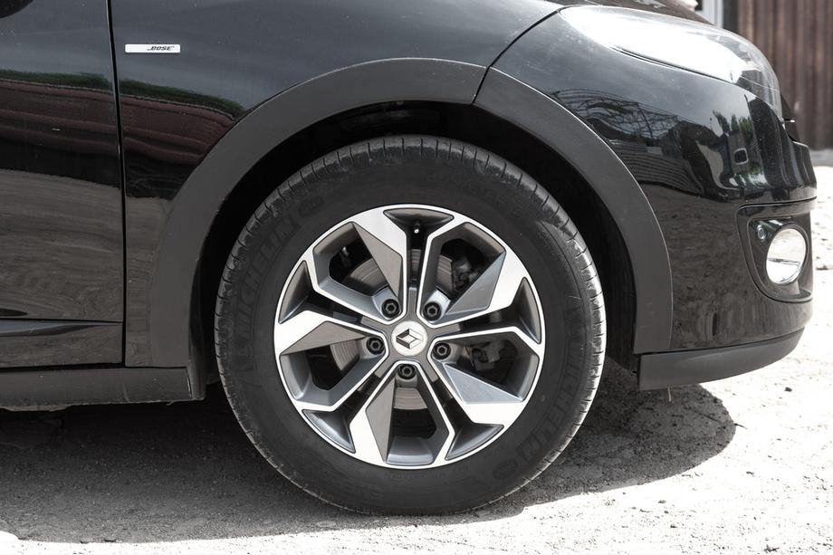 Renault Megane III 2009–2016 Arku uzlikas (8 gab., melnas) SW, ABS plastmasa Foto 4