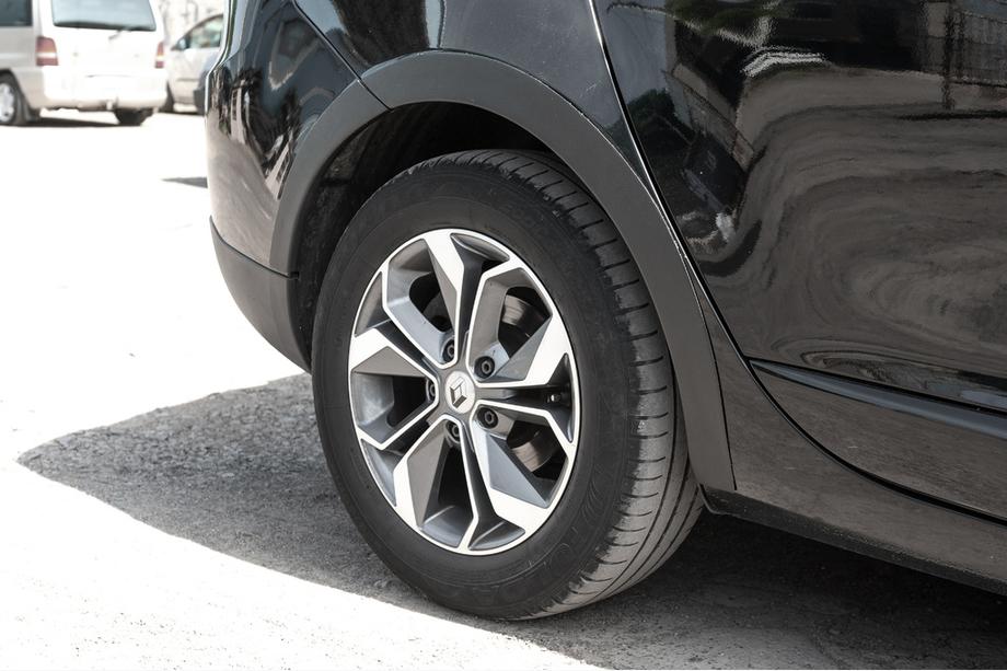 Renault Megane III 2009–2016 Arku uzlikas (8 gab., melnas) SW, ABS plastmasa Foto 8