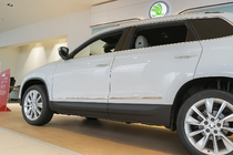 Skoda Karoq 2018– Durvju moldings (nerūsējošais tērauds) foto 1