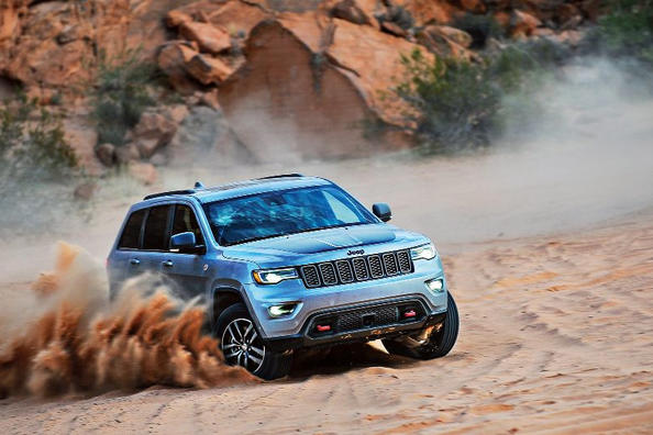 Jeep Grand Cherokee Trailhawk apvidnieks