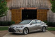 Septītās paaudzes Lexus ES sedans foto 2