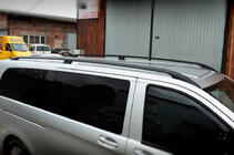 Mercedes Vito/V klase W447 2014– Jumta reliņi melni CAN Original dizains (metāla kājām) foto 3