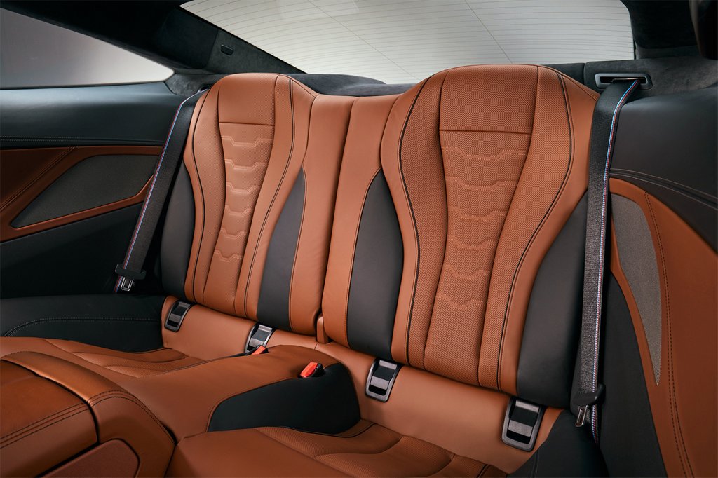 Apskats par jauno pilnpiedziņas kupeju BMW 8-Series