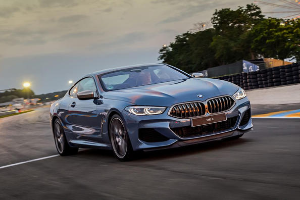 Apskats par jauno pilnpiedziņas kupeju BMW 8-Series