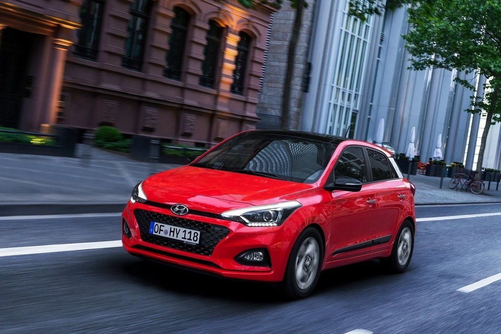 Atjauninātais piecdurvju hečbeks Hyundai i20