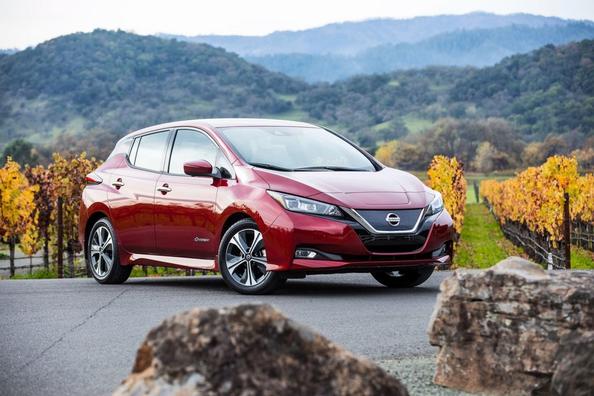 Elektriskais hečbeks Nissan Leaf otrajā paaudzē