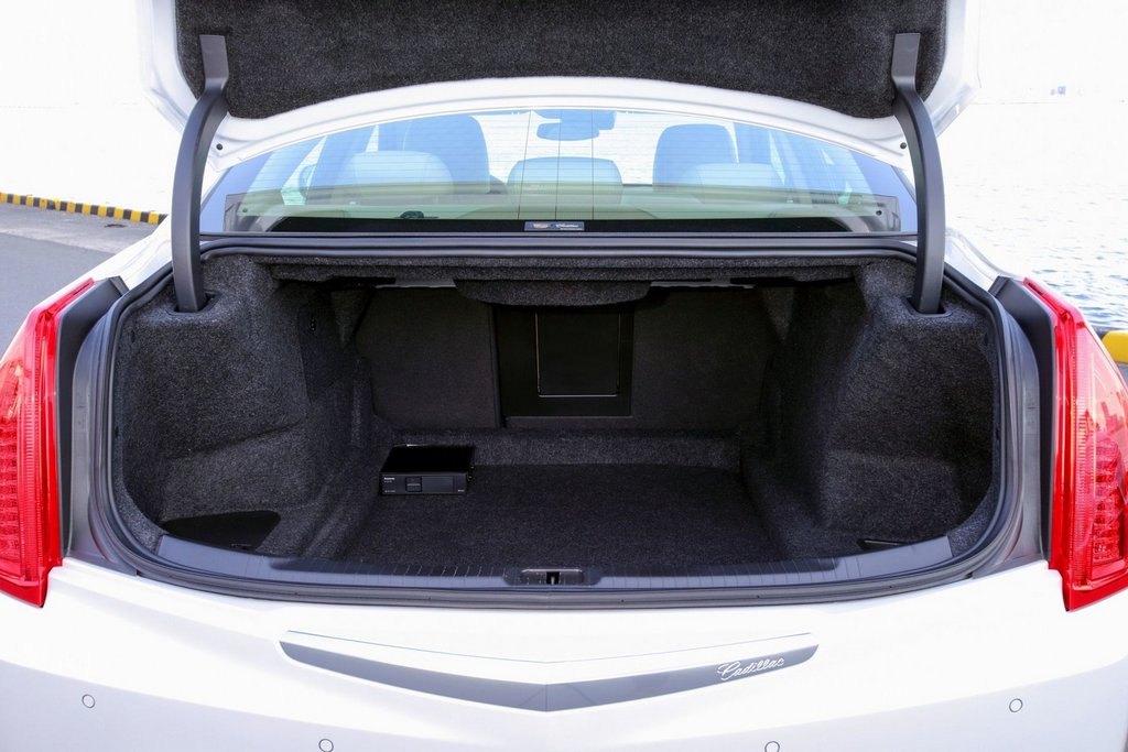 Luksusa sedans Cadillac ATS