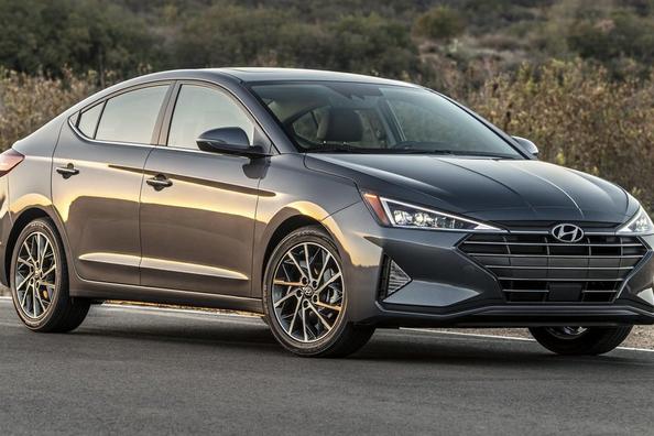 Hyundai Elantra 2019. modeļa gada apskats