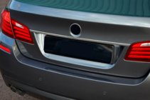 BMW 5. sērija F10/F11 2010–2016 Nerūsējošā tērauda līste virs numura zīmes SD foto 5