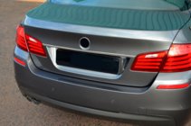 BMW 5. sērija F10/F11 2010–2016 Nerūsējošā tērauda līste virs numura zīmes SD foto 4