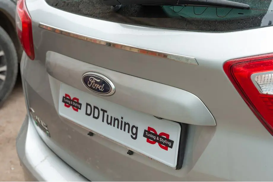 Ford C-Max/Grand C-Max 2010–2019 Līste virs numura zīmes OmsaLine (nerūsējošais tērauds) Image