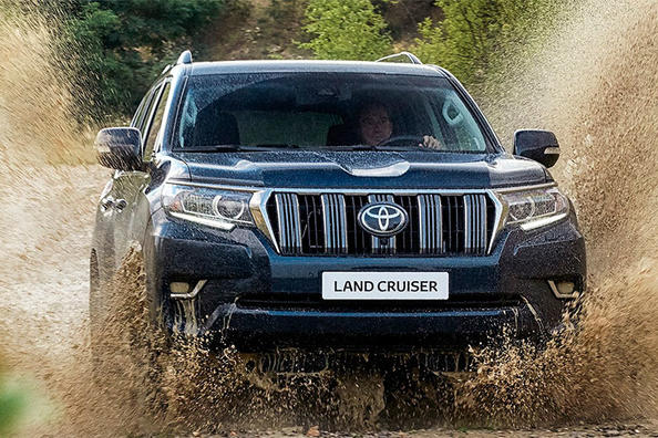 Atjauninātais apvidus auto Toyota Land Cruiser Prado