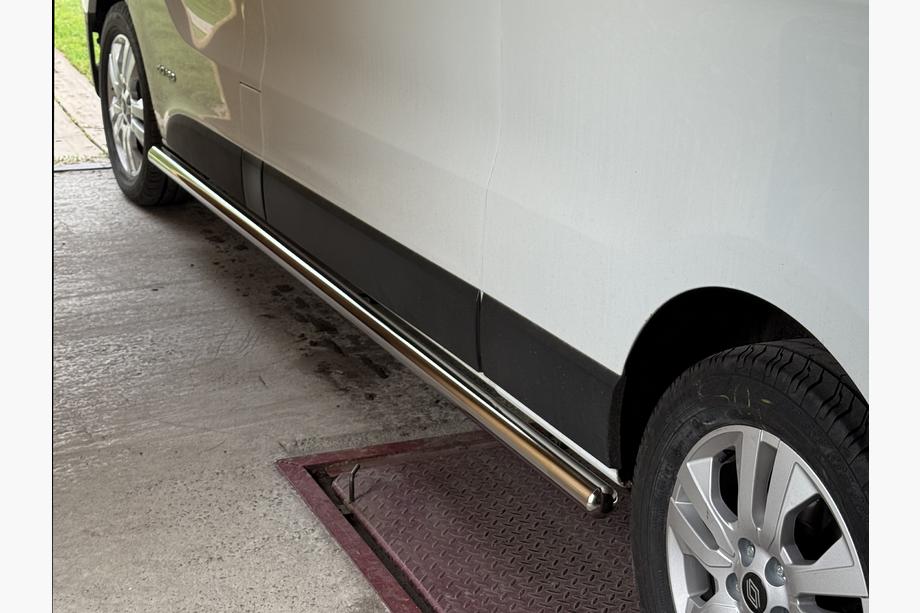 Nissan NV300/Primastar 2016– Sānu caurules (2 gab., nerūs. tērauds) 70 mm, īsā riteņu bāze Foto 7