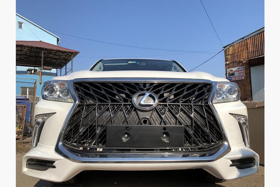 Lexus LX570/450d 2008–2022 Priekšējais bamperis 2008-2015 facelift stilā (krāsošanai) Melns Foto 11