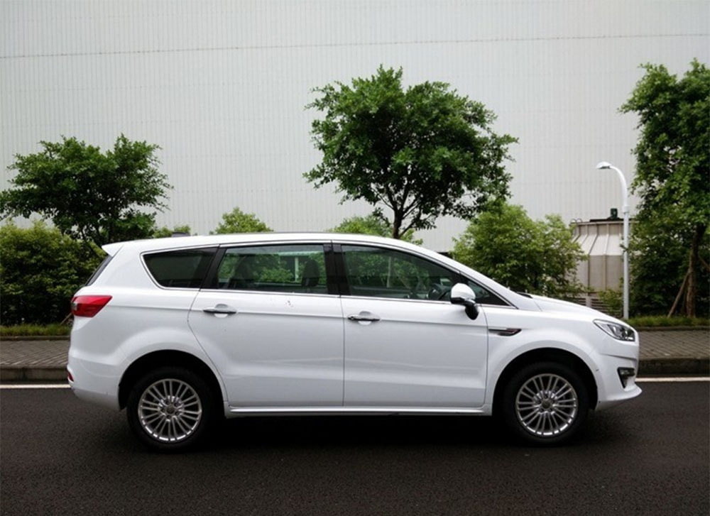 Lifan M7 minivena apskats