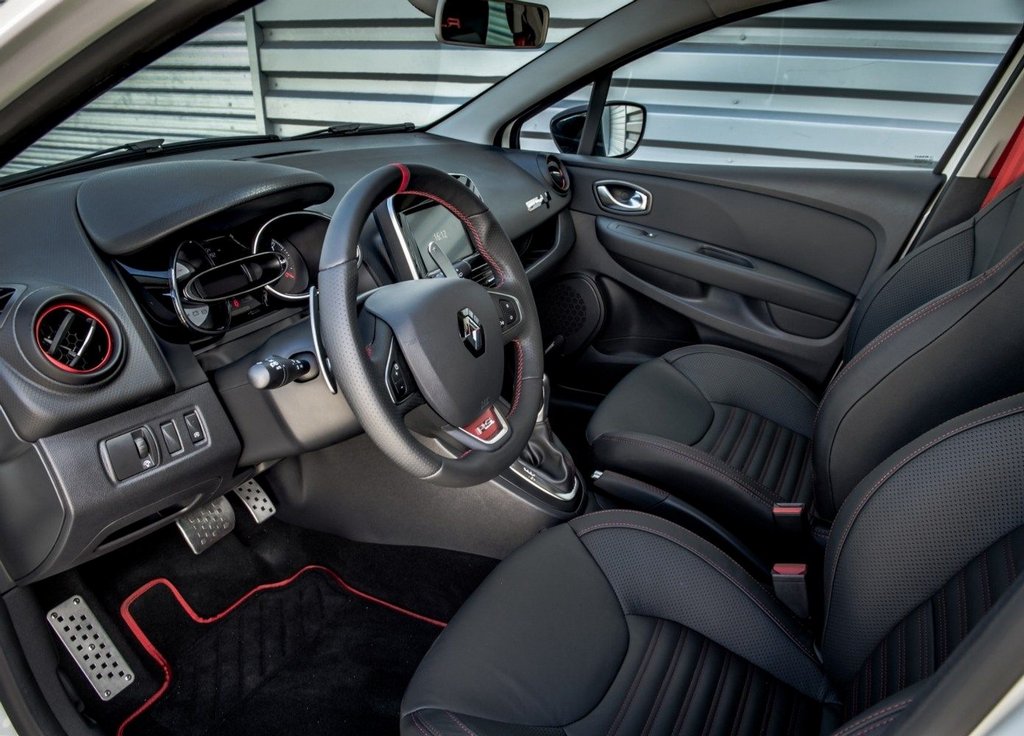 Renault Clio RS uzlādētā hečbeka apskats