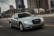 Chrysler 300 otrās paaudzes sedana apskats foto 3
