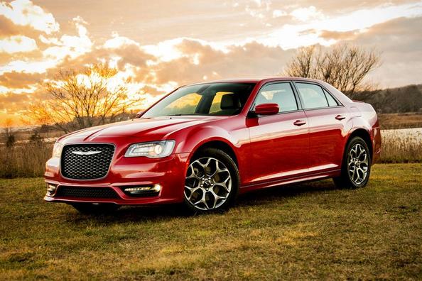Chrysler 300 otrās paaudzes sedana apskats