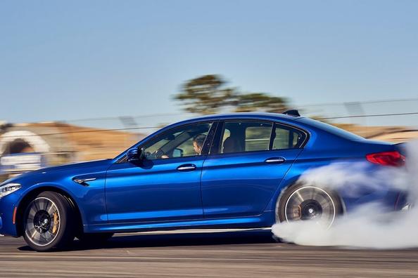 BMW M5 sestās paaudzes sportiskais sedans