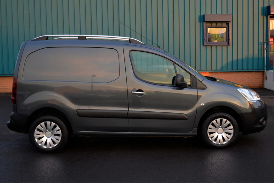 Citroen Berlingo 2008–2018 Jumta reliņi Skyport (matēti pelēki) Foto 7