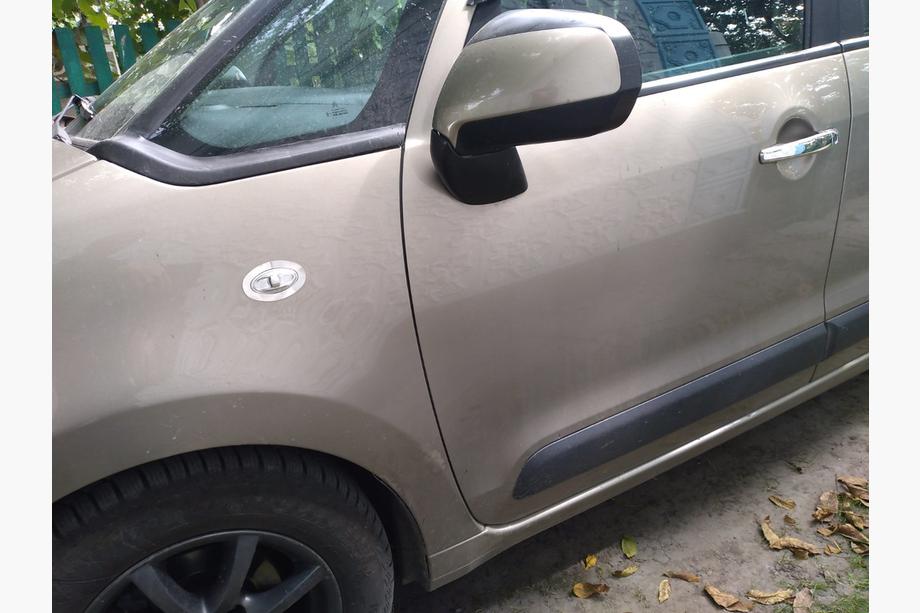 Citroen C-3 Picasso 2010–2017 Pagrieziena rādītāja apmale Carmos (2 gab., nerūsējošais tērauds) Image