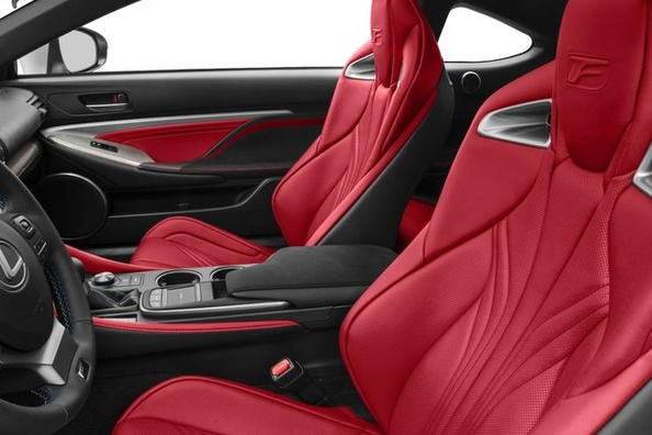 Lexus RC F sporta kupejas apskats Foto 8
