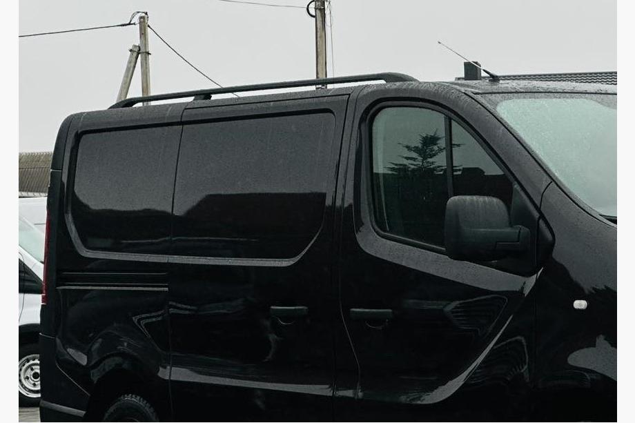 Fiat Talento 2016– Melni jumta reliņi Image