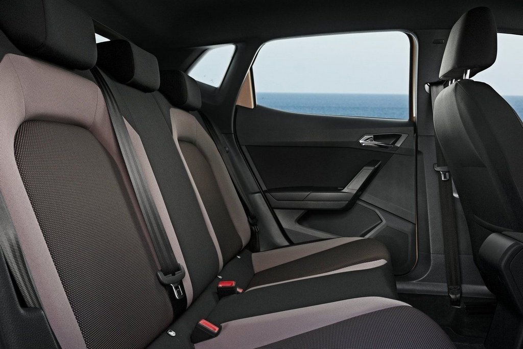 SEAT Ibiza piecdurvju hečbeka apskats