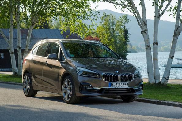 BMW 2-Series Active Tourer kompaktvena apskats